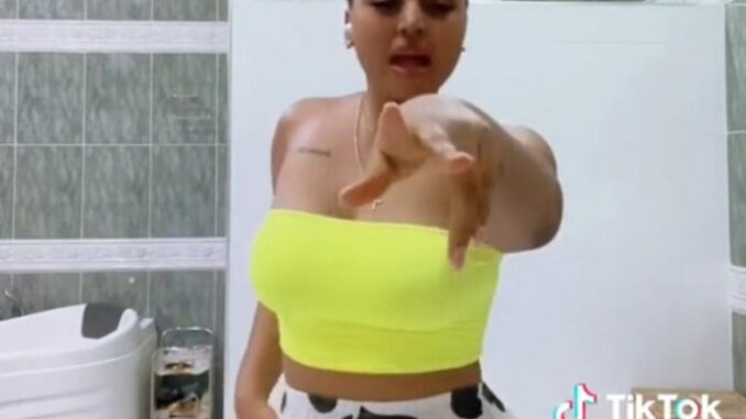 “See Curves” – Video of Regina Daniels thwerking in a ruanchy outfit in a toilet goes viral (Watch)